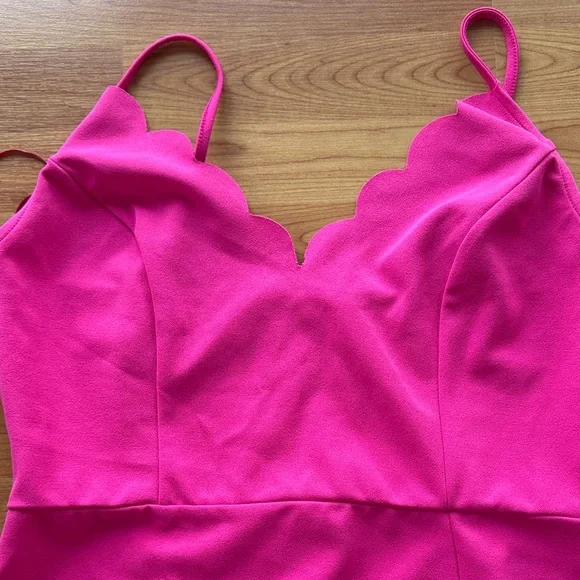 Socialite Hot Pink Scallop V-Neck Midi Dress - Picture 4 of 7